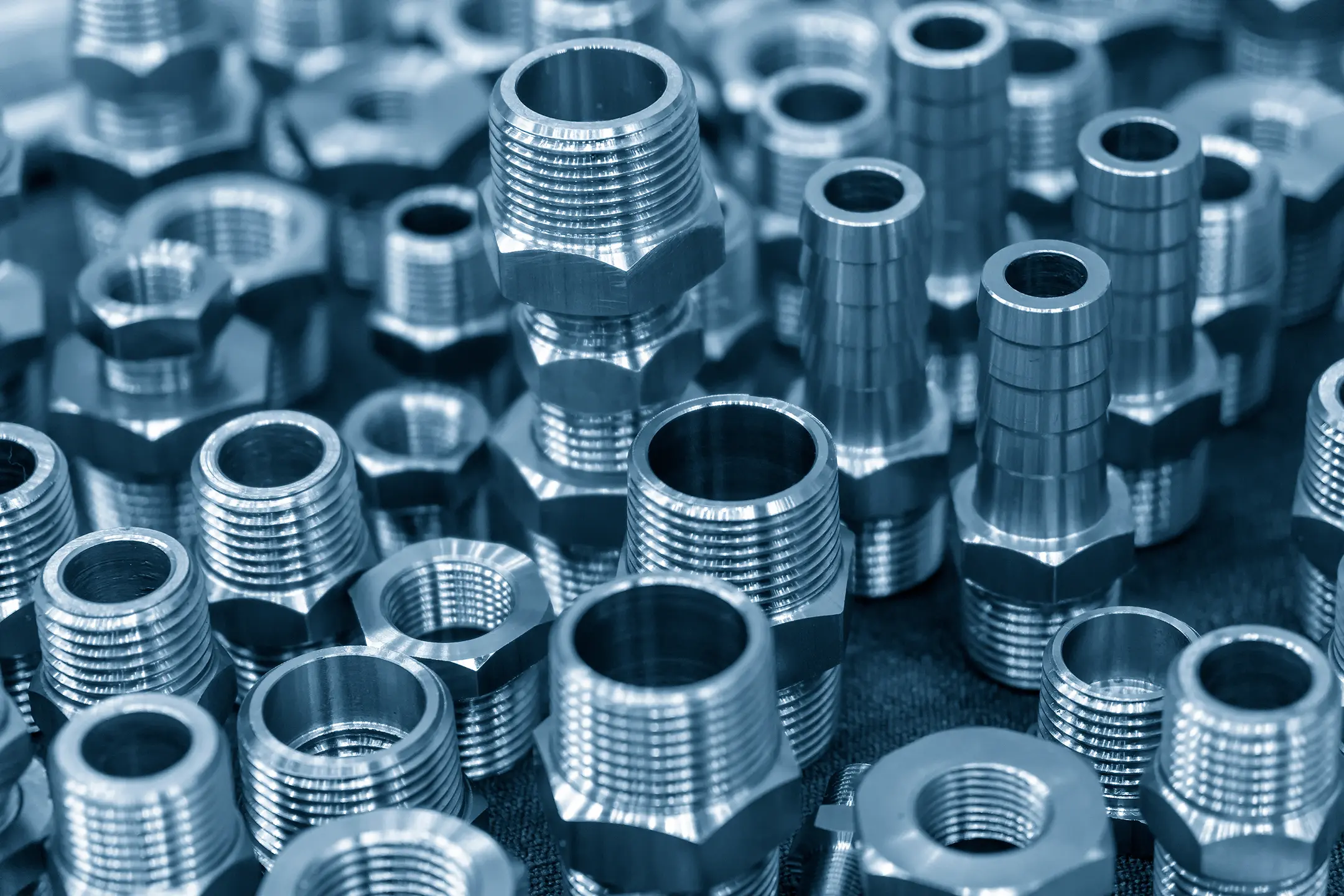 Raccords filetés métalliques destinés aux réseaux de fluides et à la robinetterie industrielle